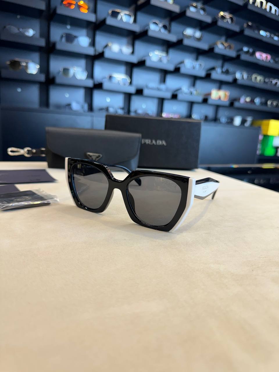 Prada - PD04