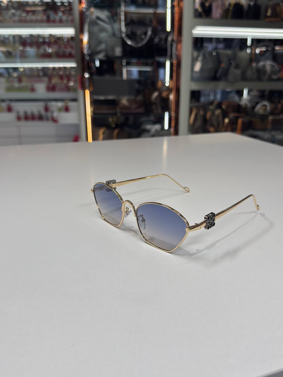 Loewe - LW01