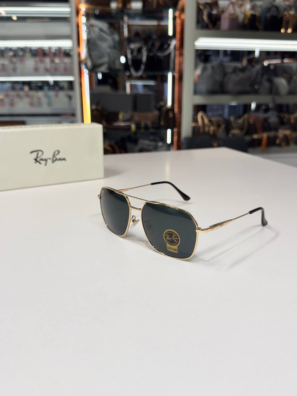 Ray Ban - R06