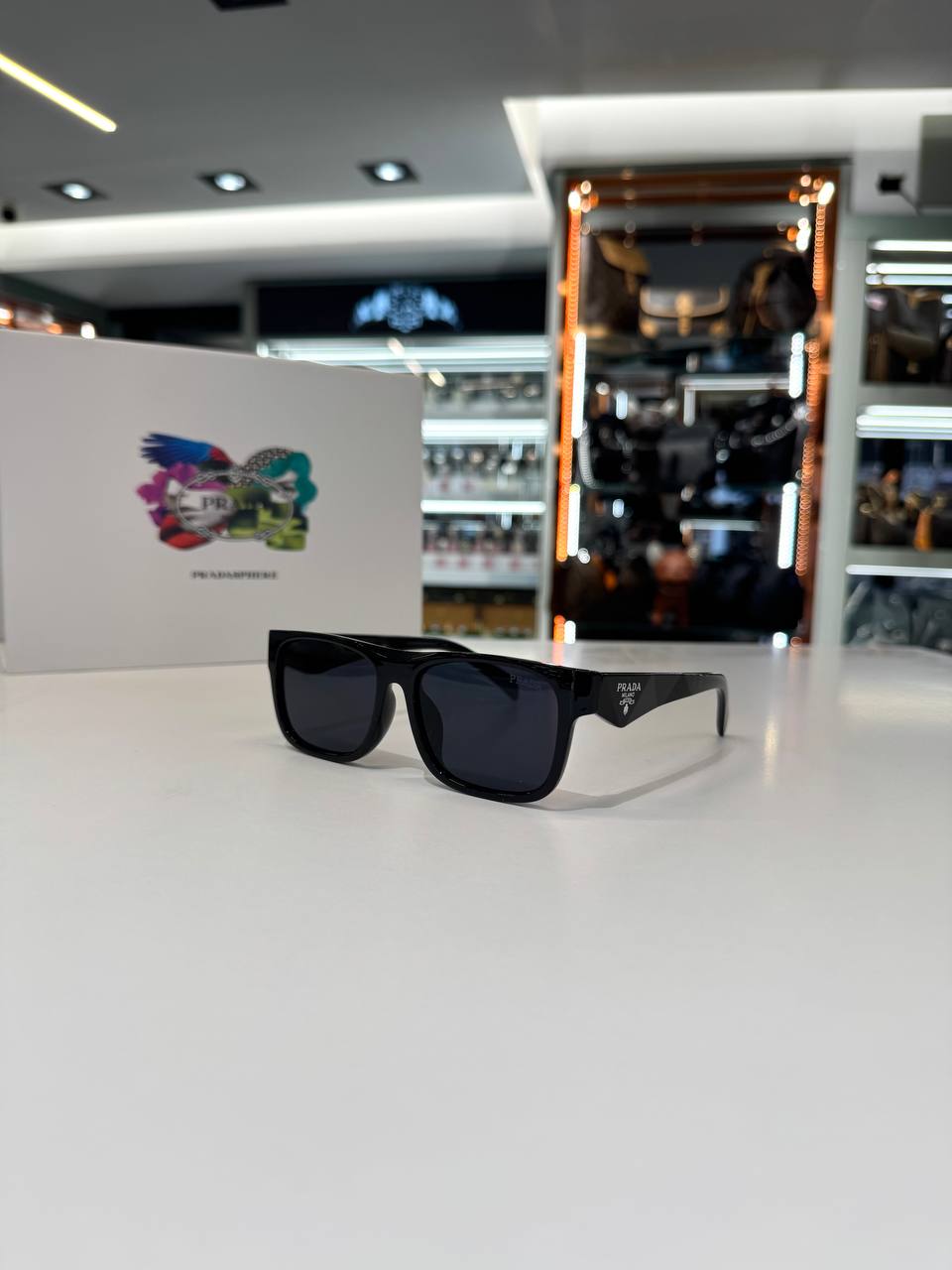 Prada - P85