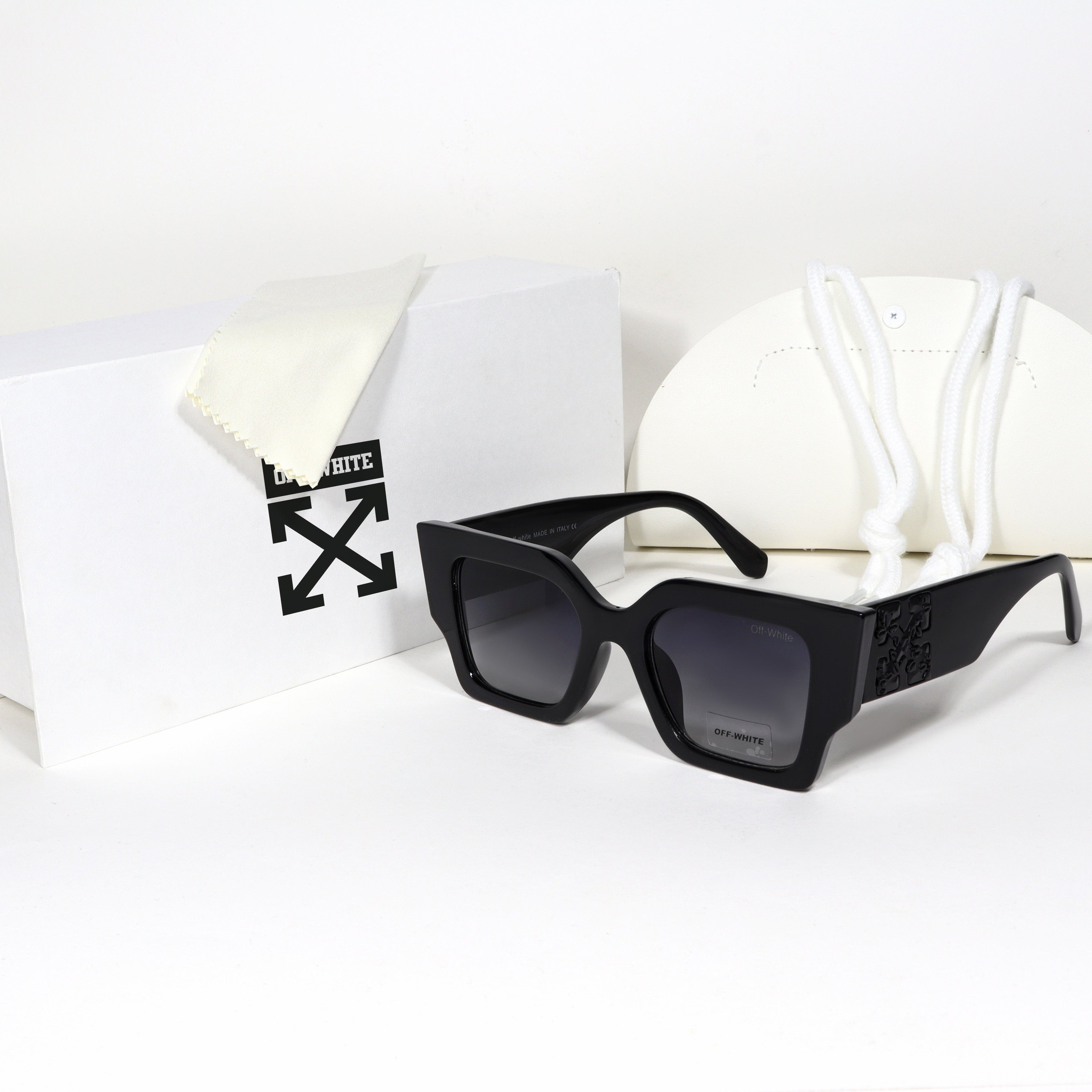 Off White - OFF03