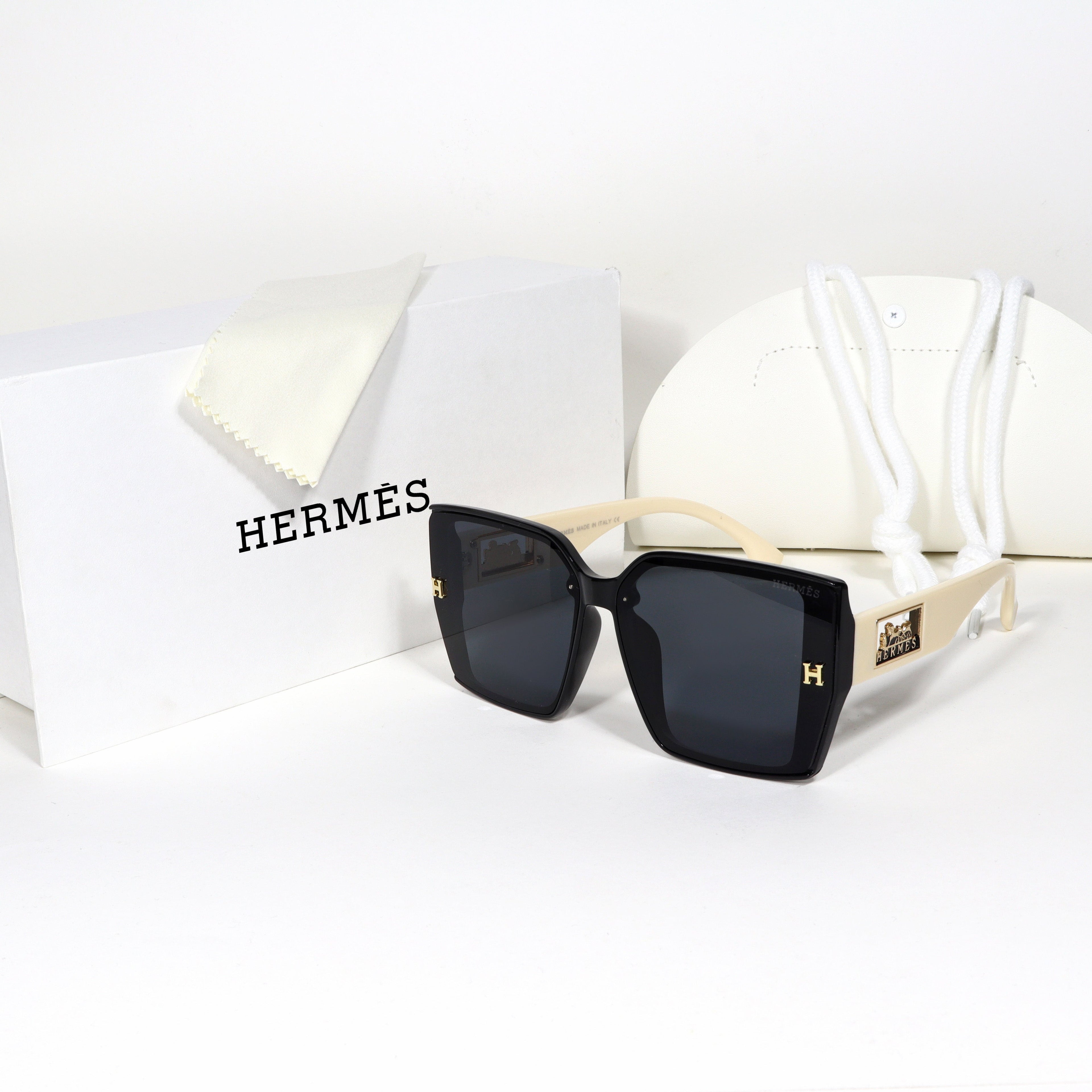 Hermes - HR06